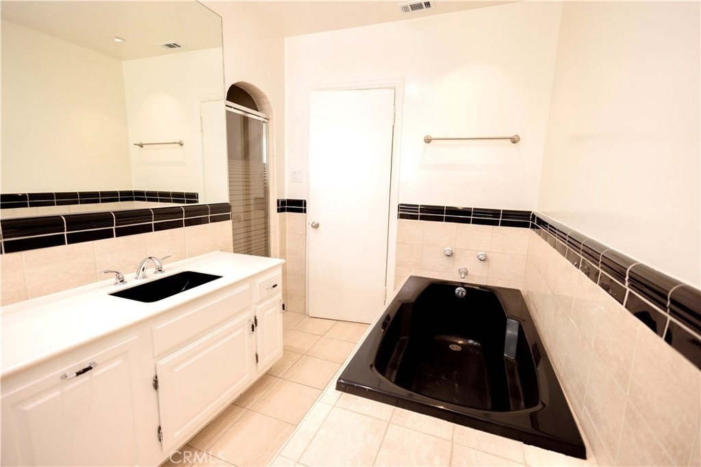 446 S La Peer Drive - Photo 19