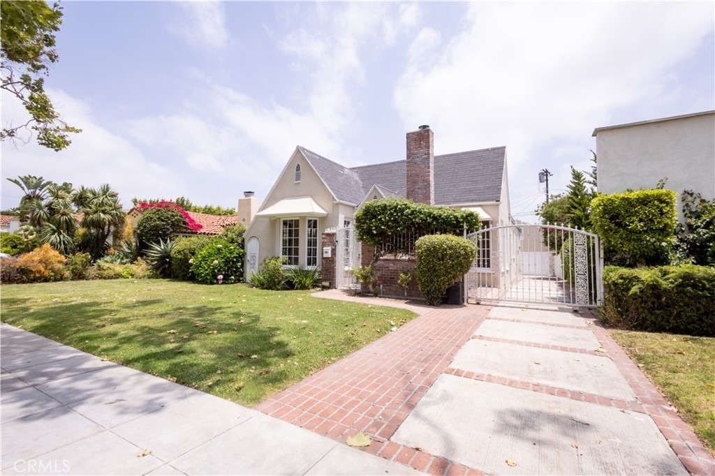 446 S La Peer Drive - Photo 1