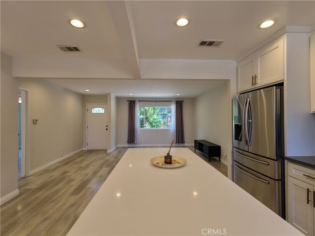 6928 Lubao Avenue - Photo 7