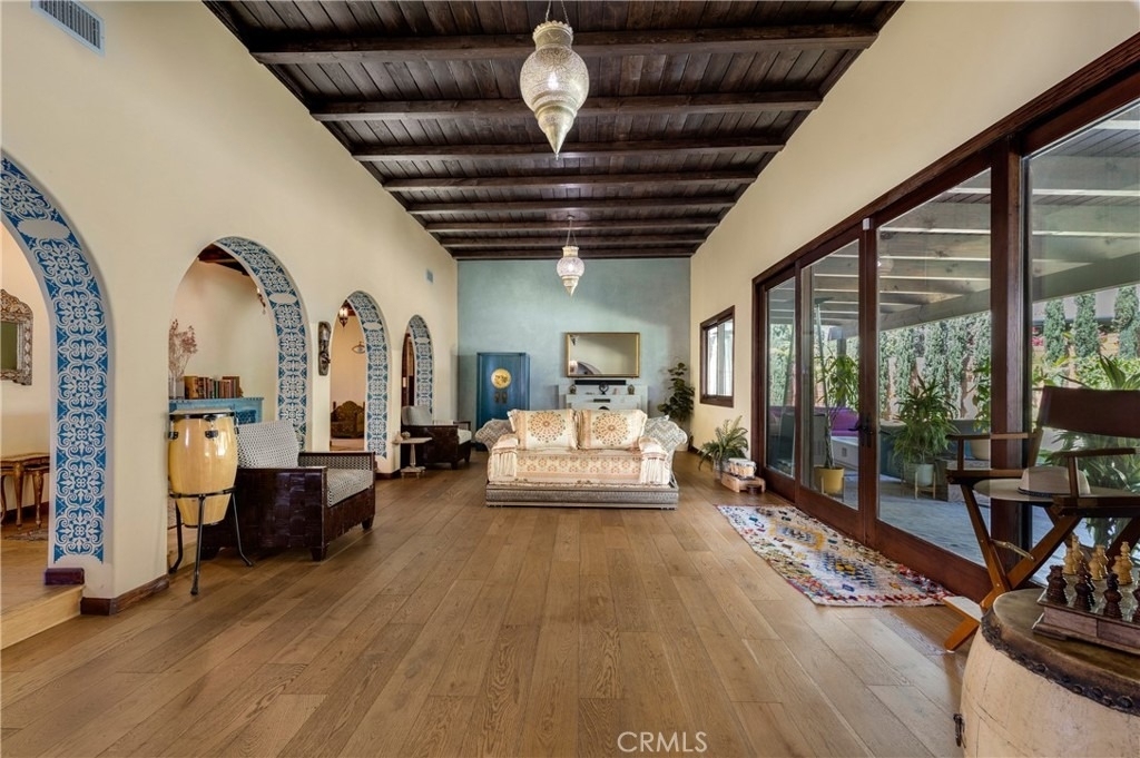 3092 Laurel Canyon Boulevard - Photo 3