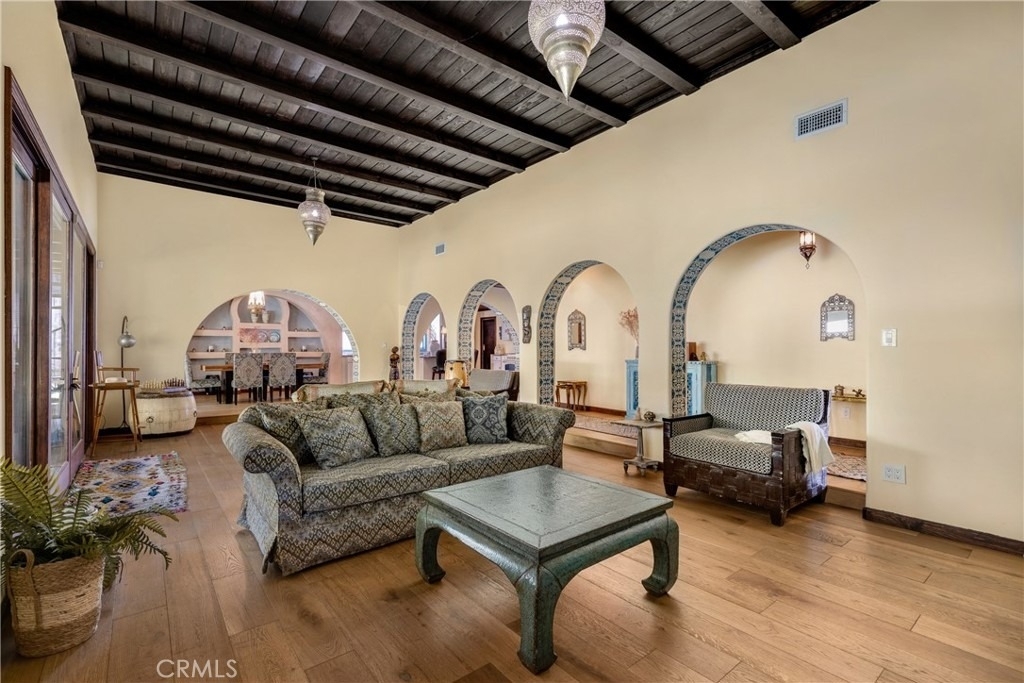 3092 Laurel Canyon Boulevard - Photo 5