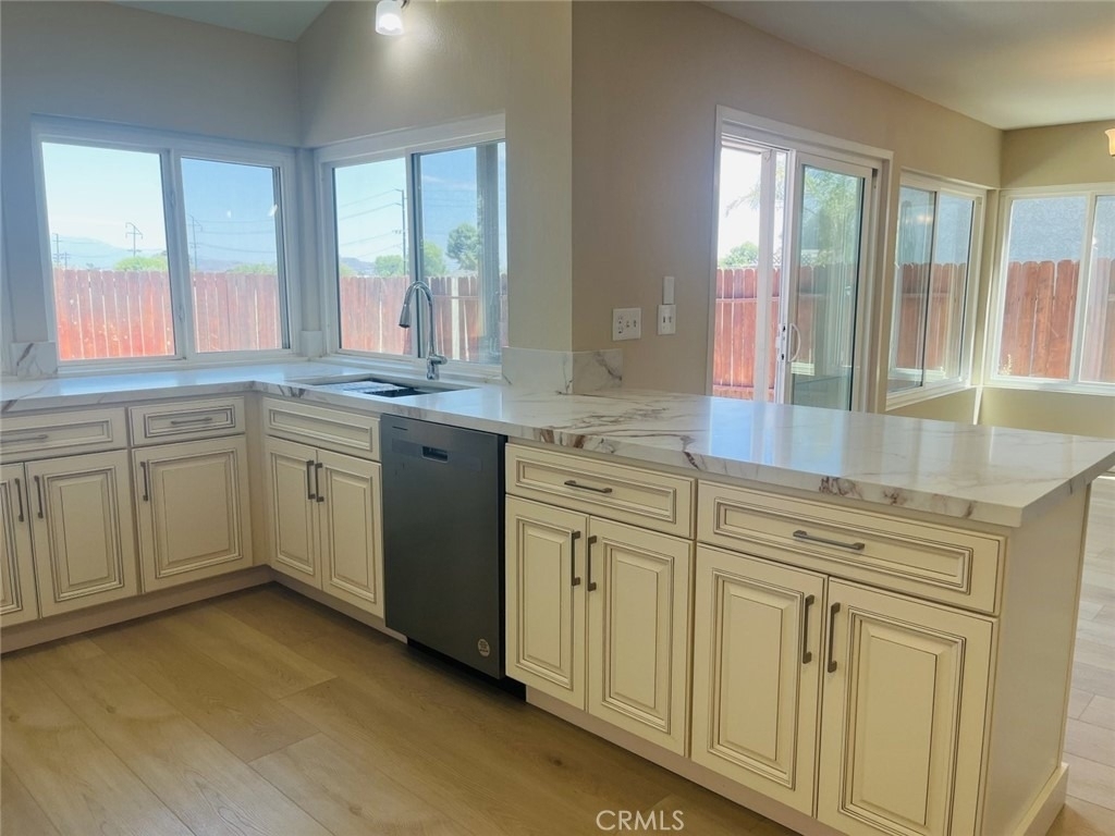 11956 Bayless Street - Photo 5
