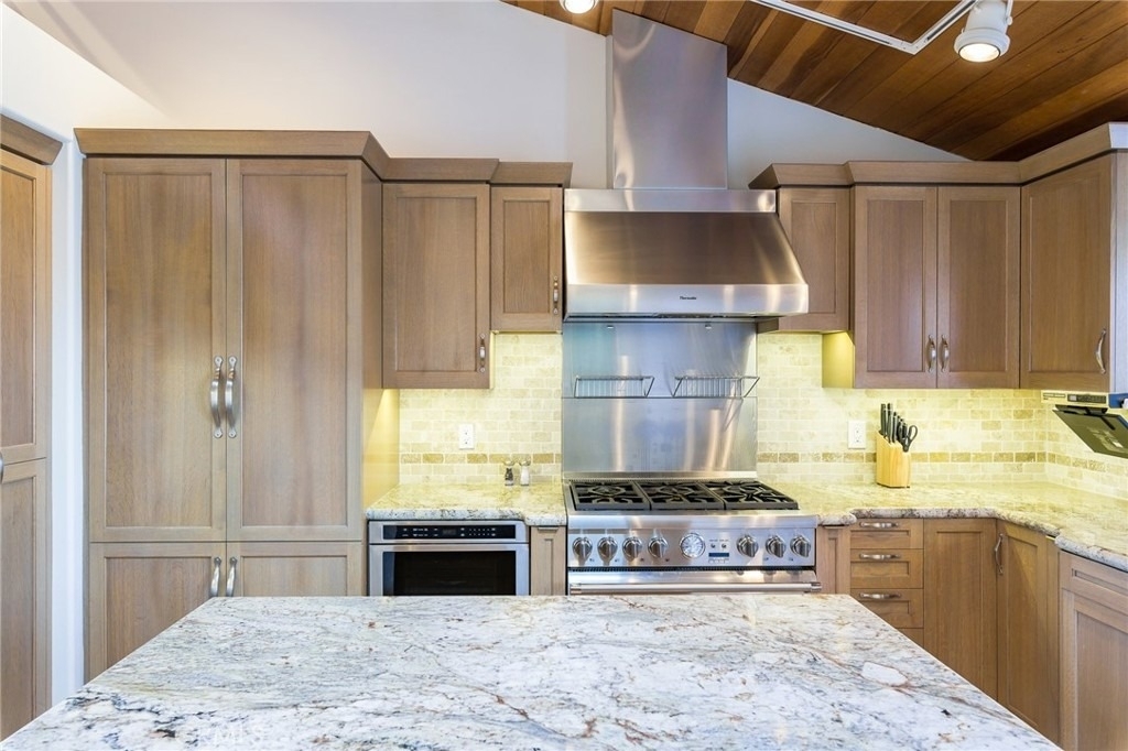 1110 Esplanade - Photo 15