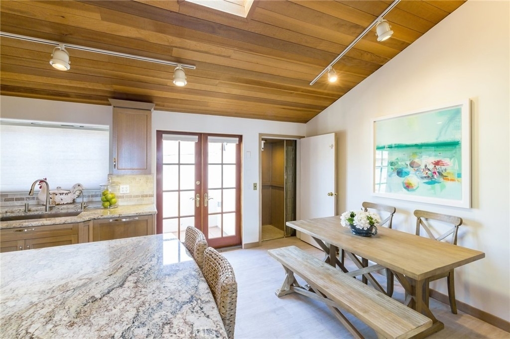 1110 Esplanade - Photo 16