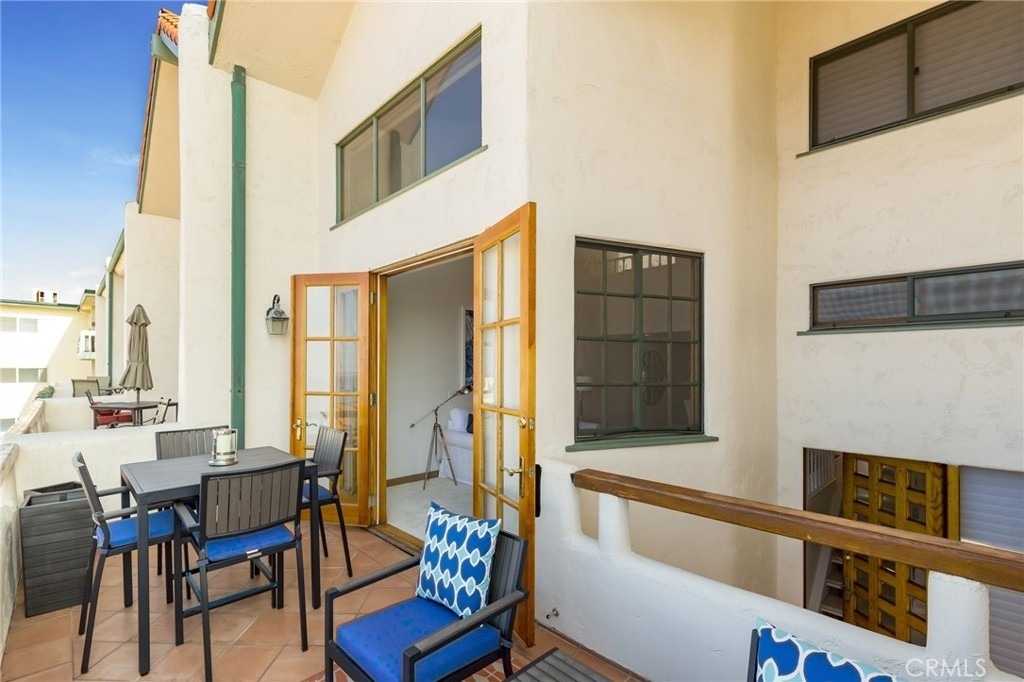 1110 Esplanade - Photo 32