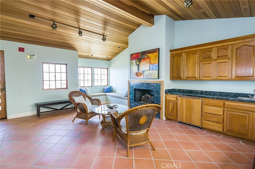 1110 Esplanade - Photo 31