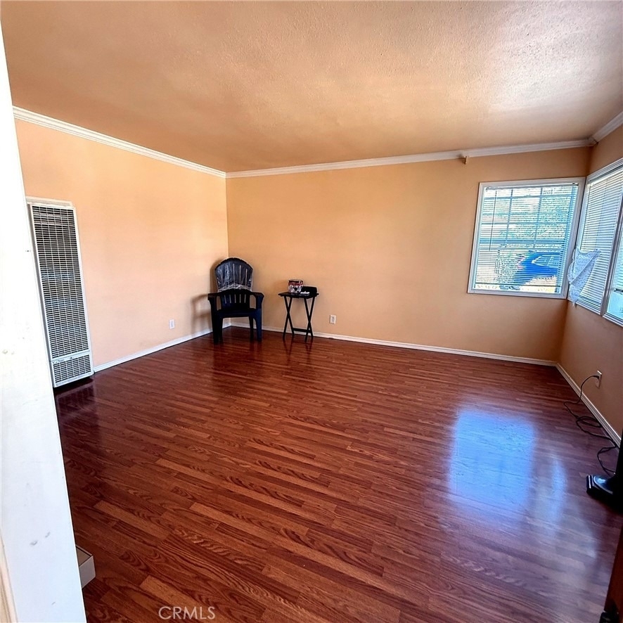 4586 W 142nd - Photo 2
