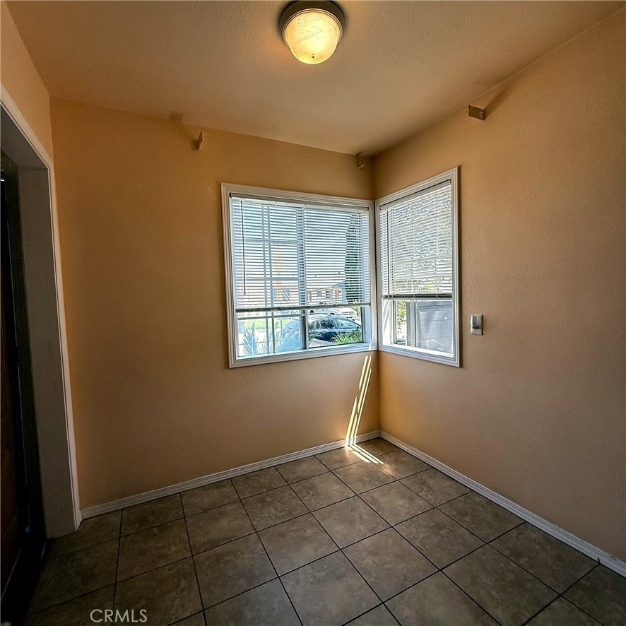 4586 W 142nd - Photo 3