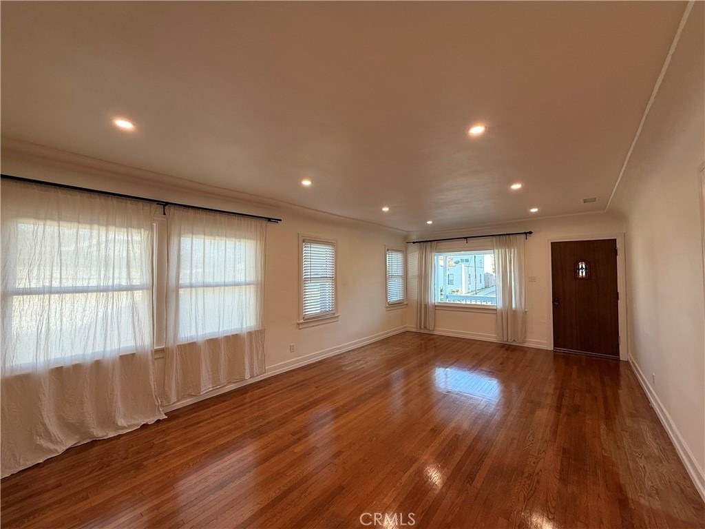 1328 W 13th - Photo 2