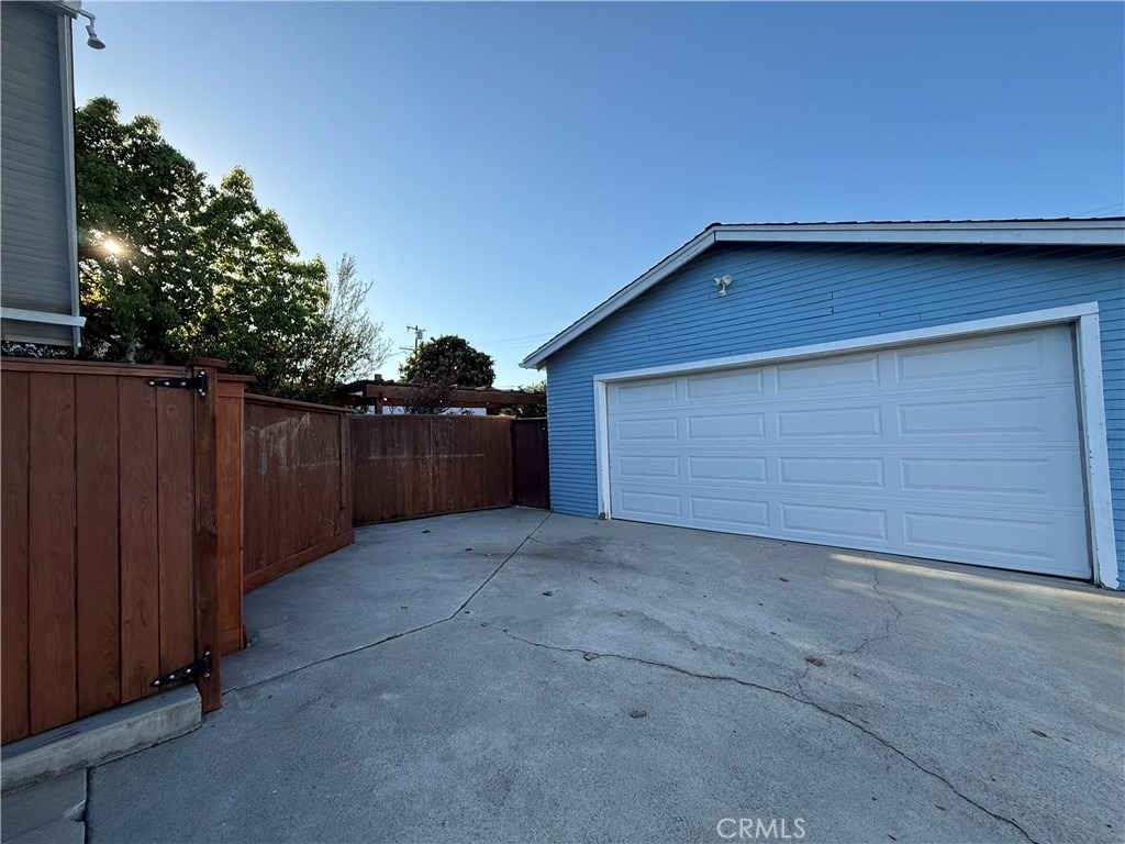 1328 W 13th - Photo 15