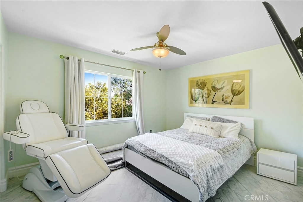 1530 Crestar Court - Photo 5