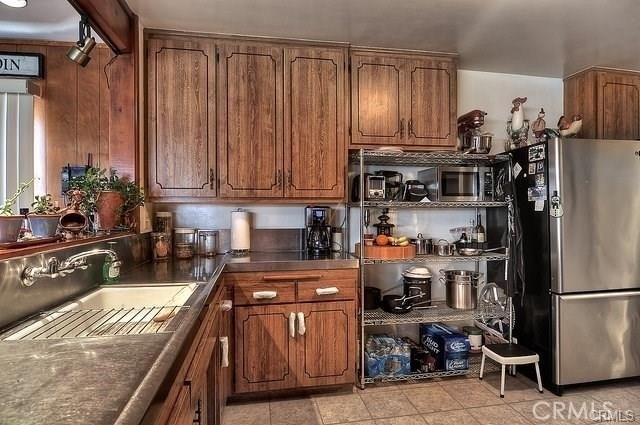 5538 Premiere Avenue - Photo 5