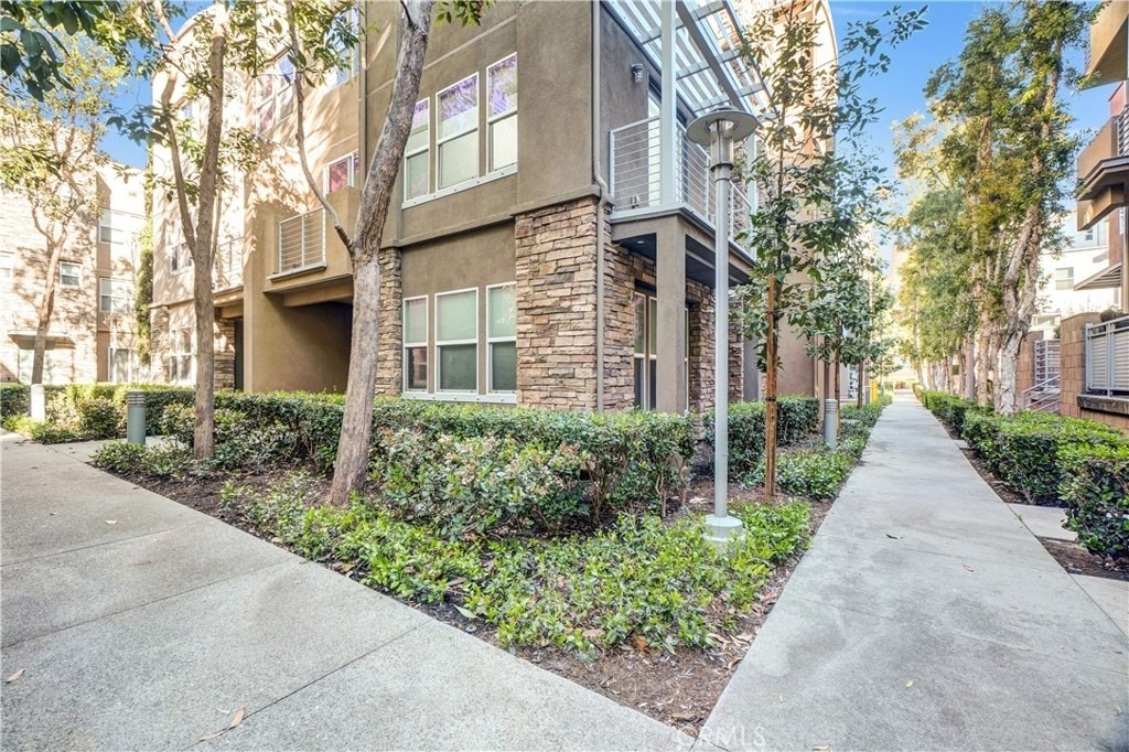 226 E Jeanette Lane - Photo 1
