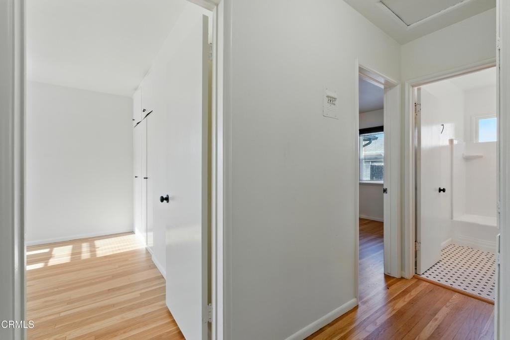 1545 1/2 Riverside Drive - Photo 11