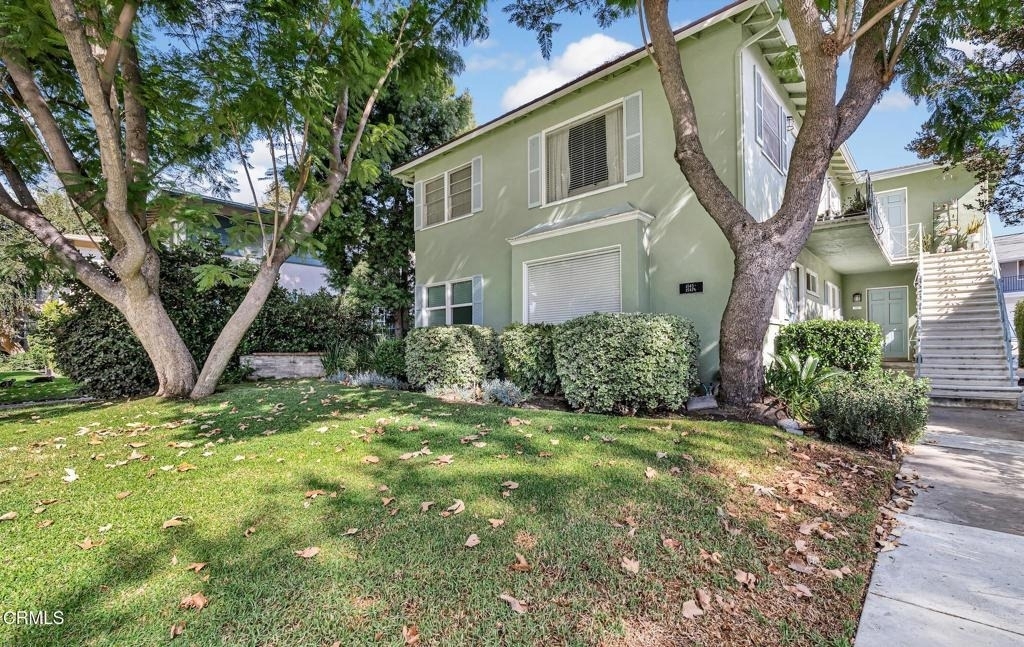 1545 1/2 Riverside Drive - Photo 0