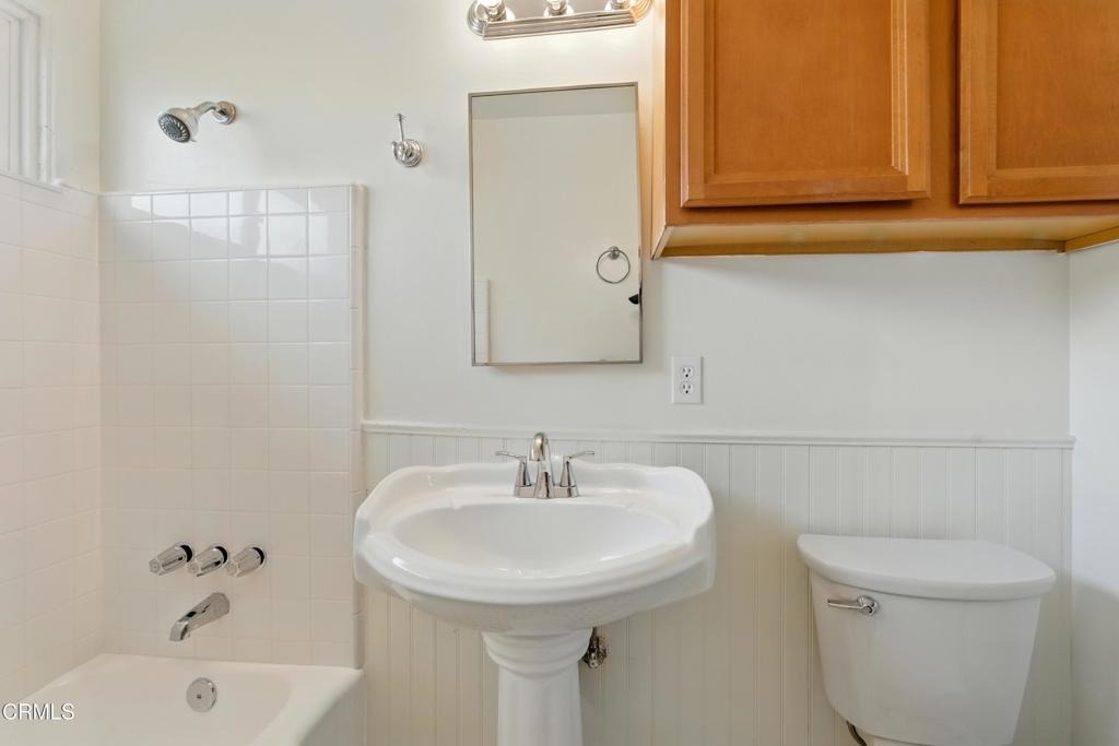 1545 1/2 Riverside Drive - Photo 16