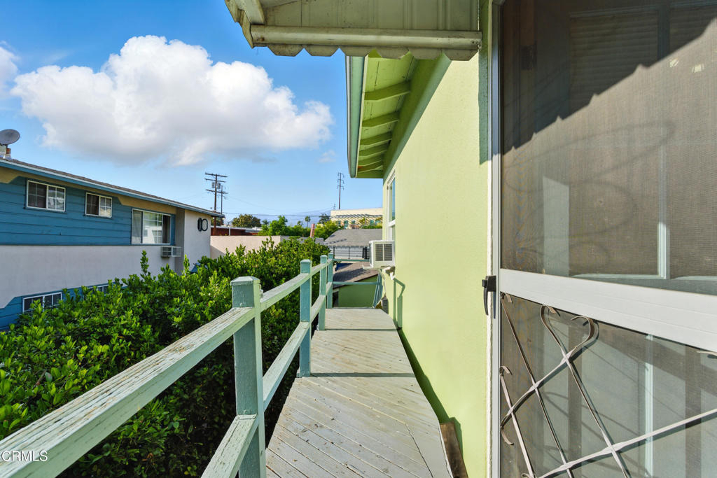 1545 1/2 Riverside Drive - Photo 6
