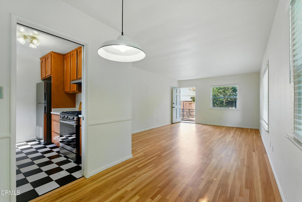 1545 1/2 Riverside Drive - Photo 9