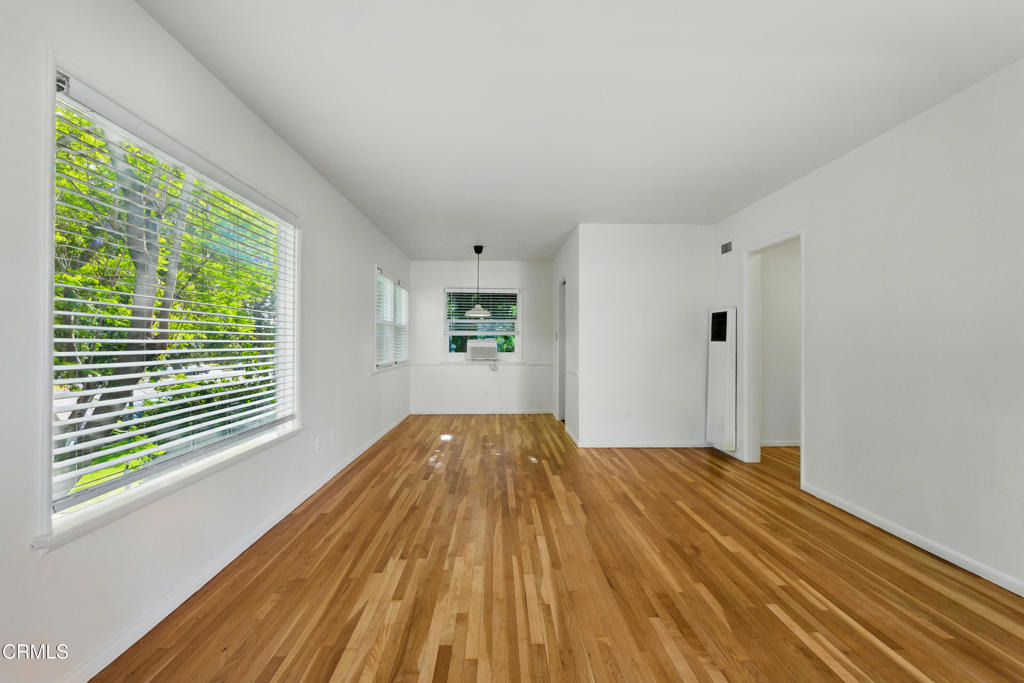 1545 1/2 Riverside Drive - Photo 1