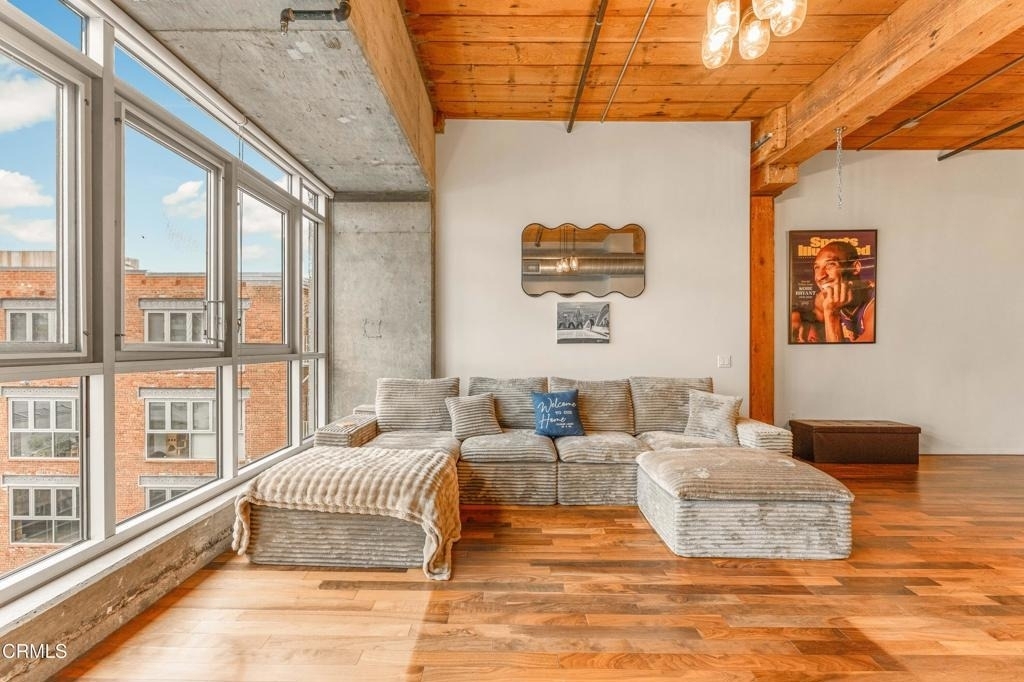 530 S Hewitt Street - Photo 19
