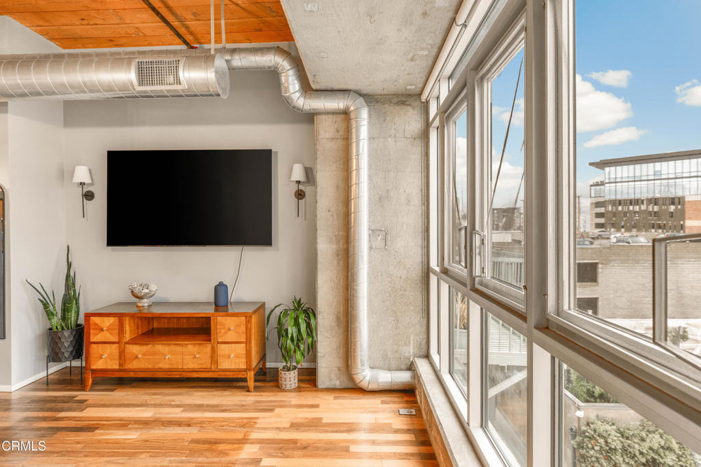 530 S Hewitt Street - Photo 21