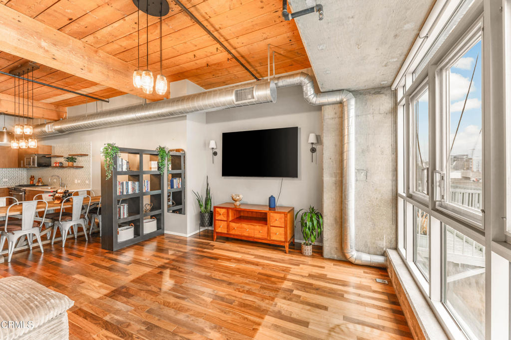 530 S Hewitt Street - Photo 22