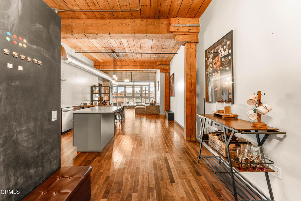 530 S Hewitt Street - Photo 6