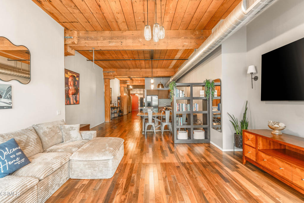 530 S Hewitt Street - Photo 20
