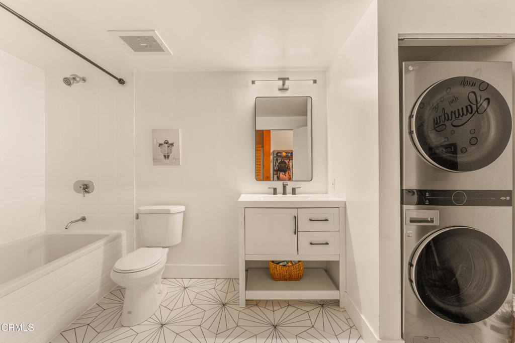530 S Hewitt Street - Photo 4