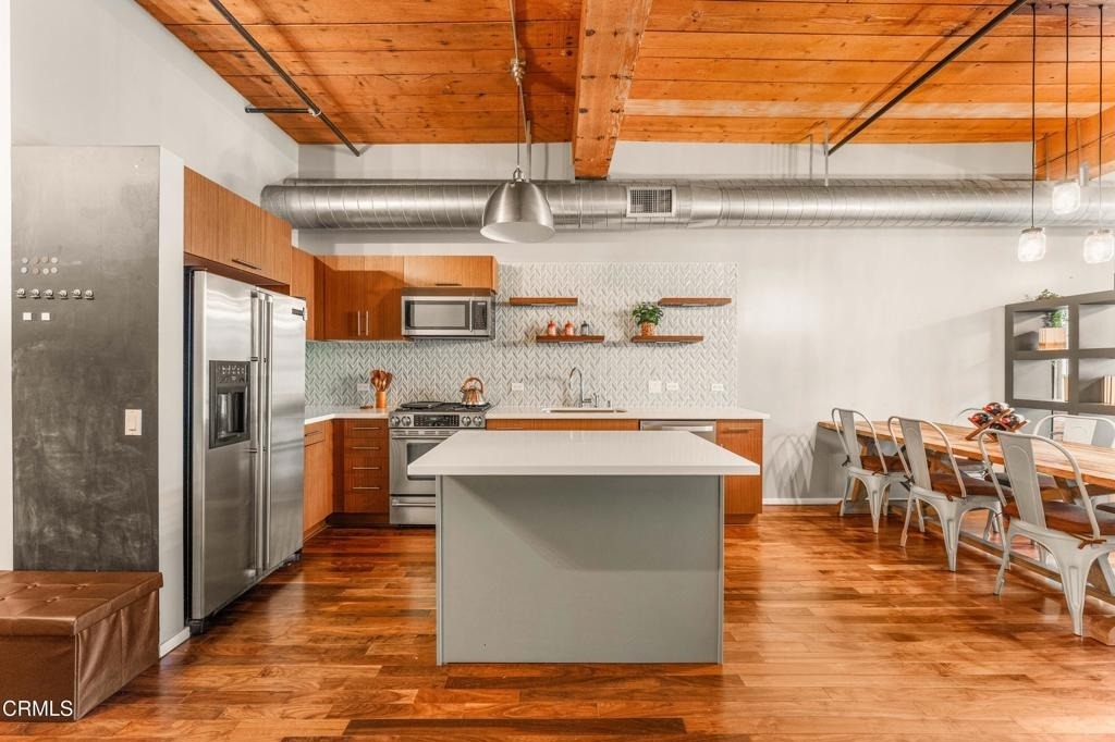 530 S Hewitt Street - Photo 8