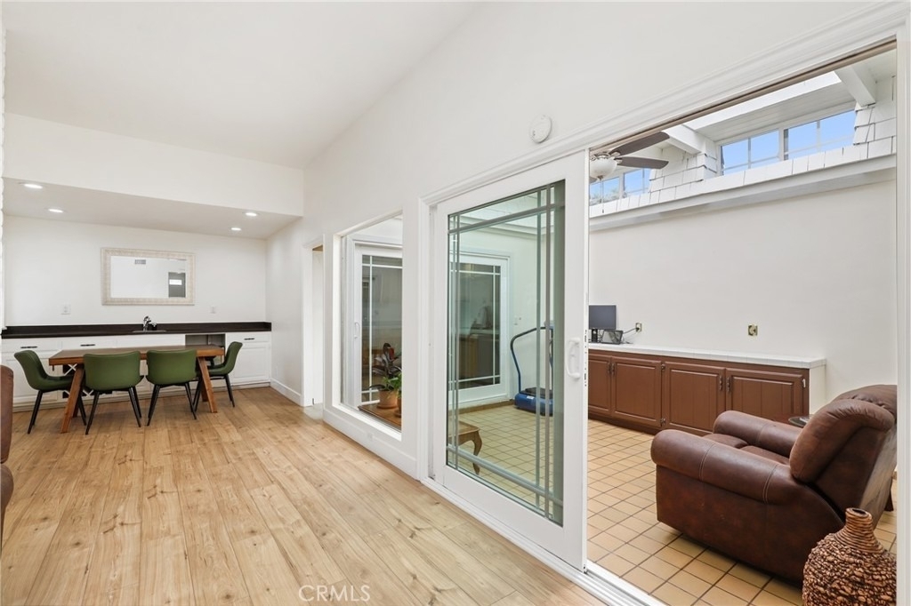 24 Rockrose - Photo 8