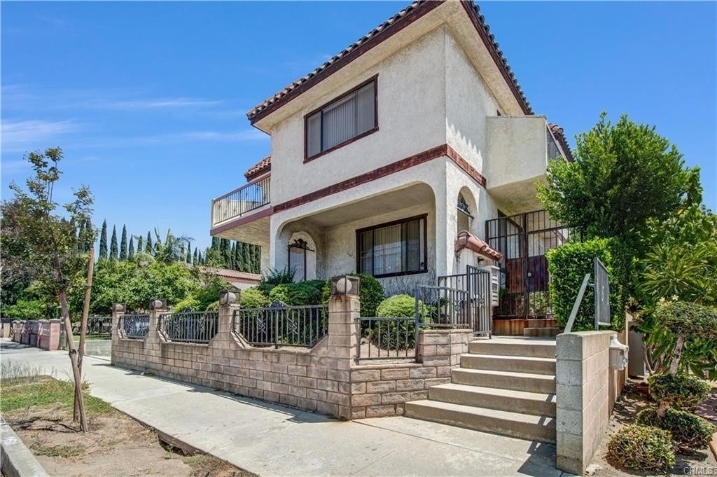 226 N Chandler - Photo 0