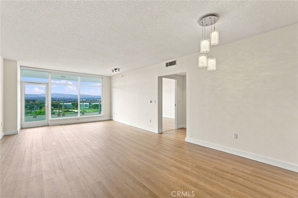 3141 Michelson - Photo 2