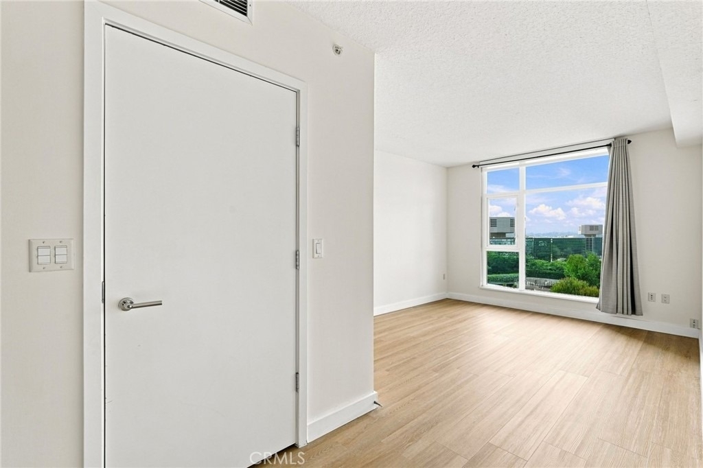 3141 Michelson - Photo 10