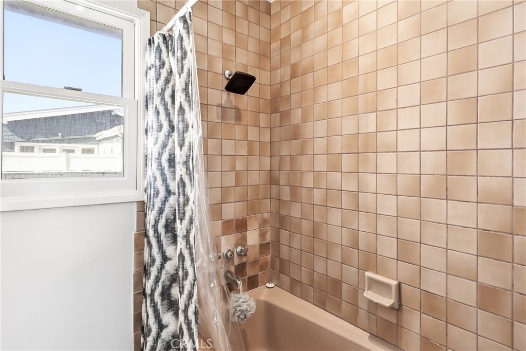 2104 E Ocean - Photo 32