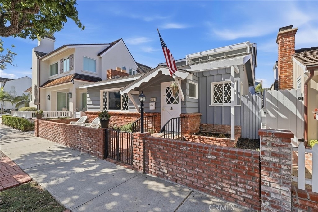 2104 E Ocean - Photo 2