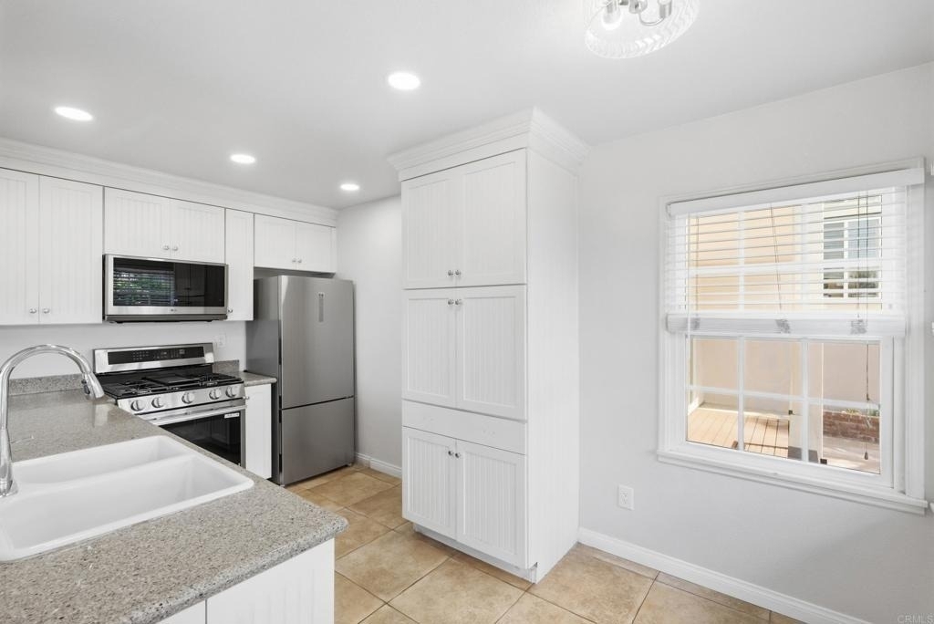 4879 Dixie Drive - Photo 19