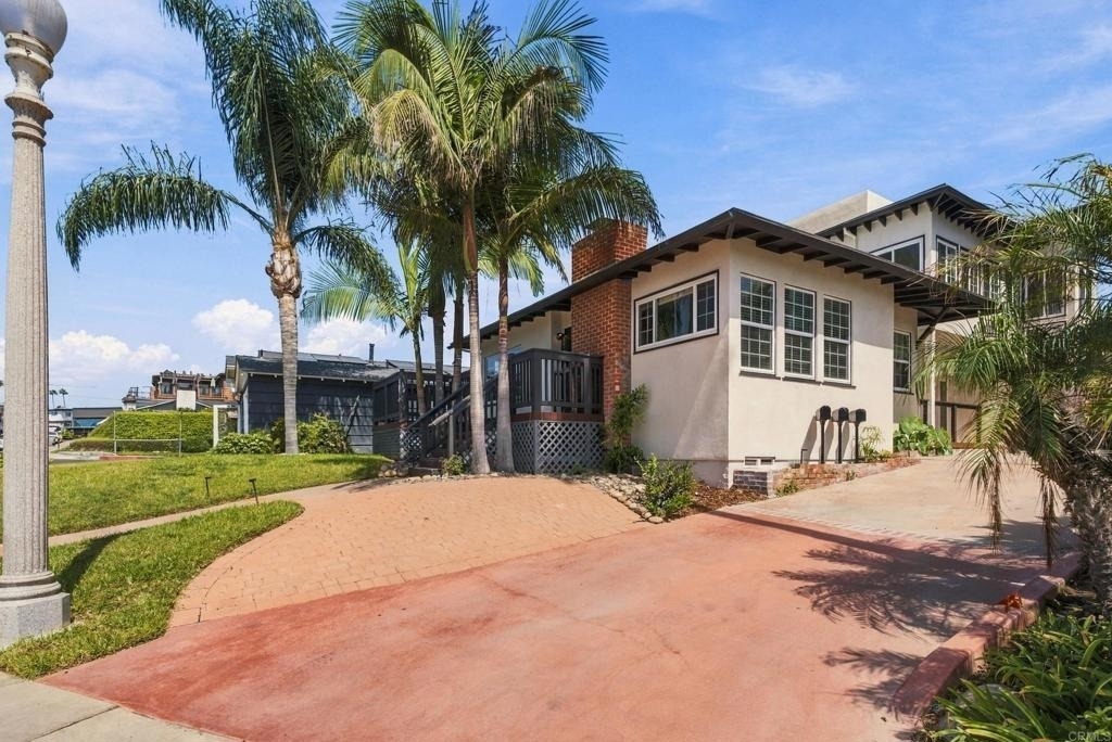 4879 Dixie Drive - Photo 9