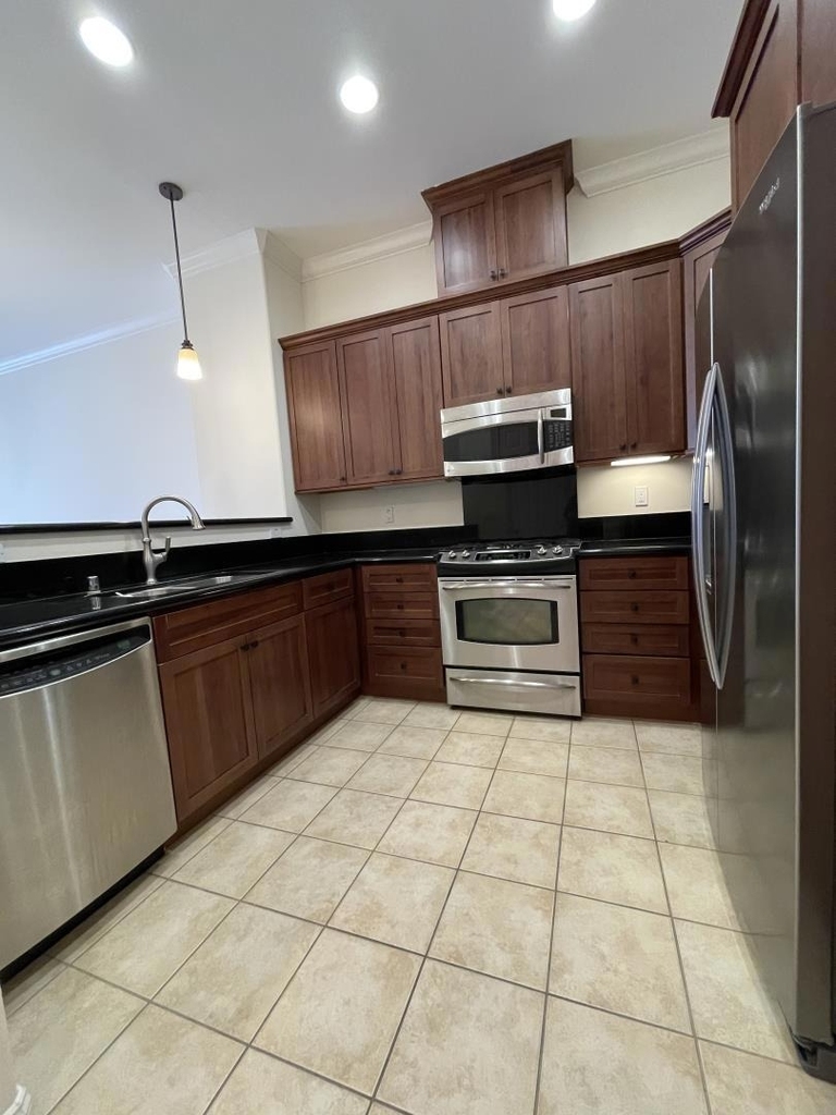 2881 Meridian Avenue - Photo 8