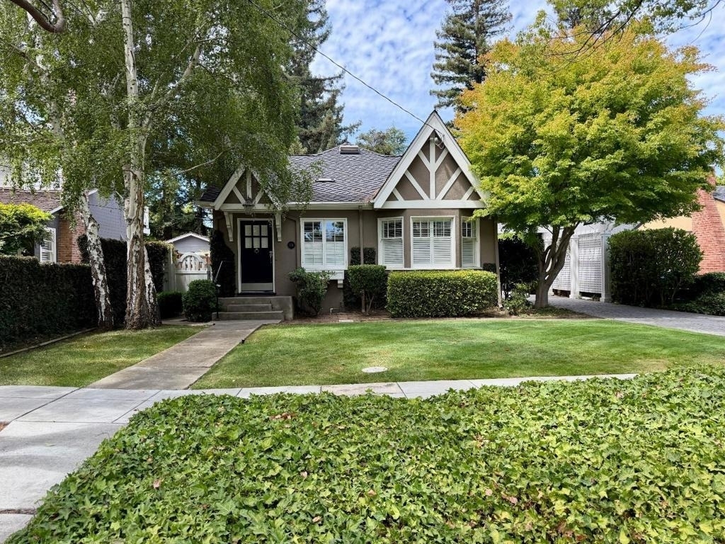 634 College Avenue - Photo 0