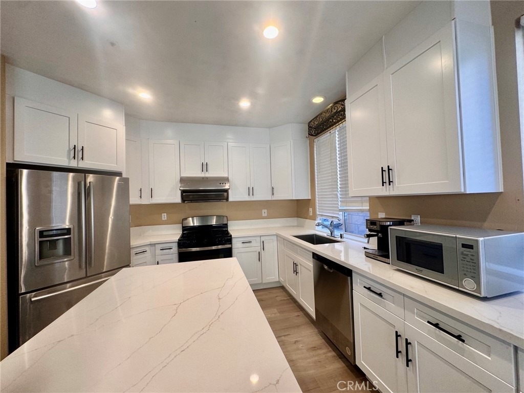 14880 Southend Street - Photo 8
