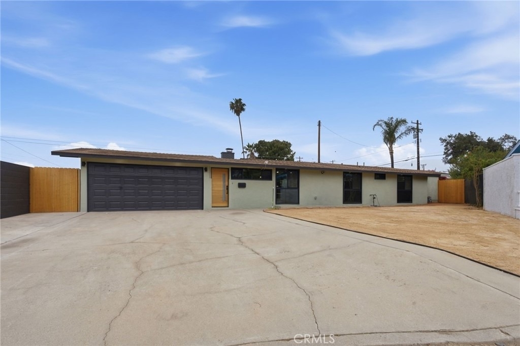 1261 E Ada Ave - Photo 0