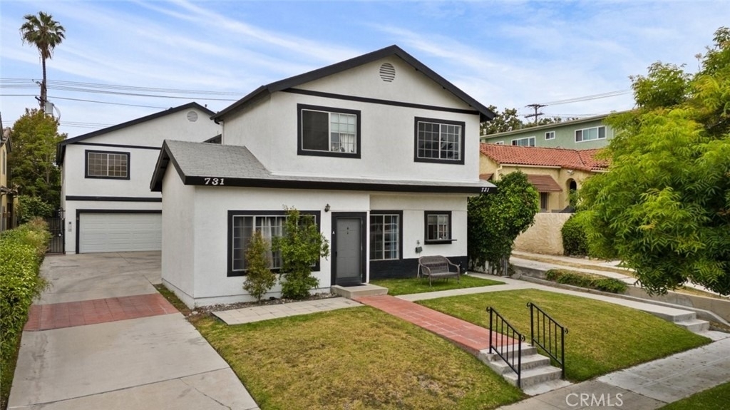 731 E Cypress Avenue - Photo 0