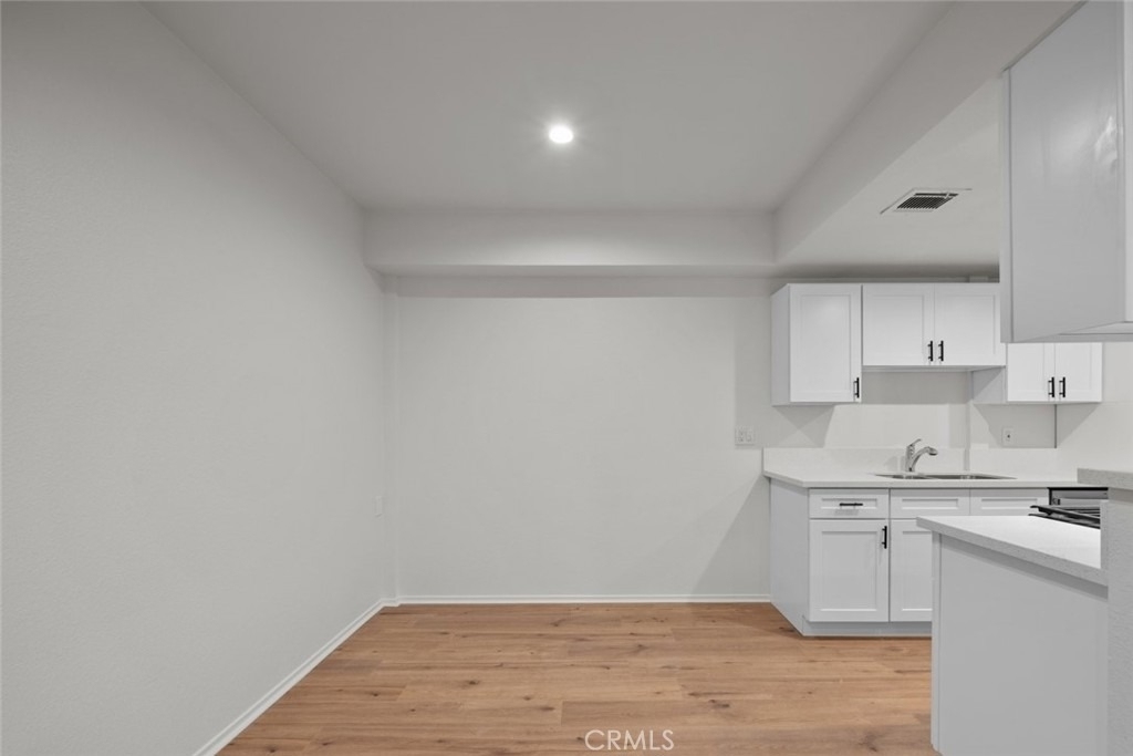 731 E Cypress Avenue - Photo 10