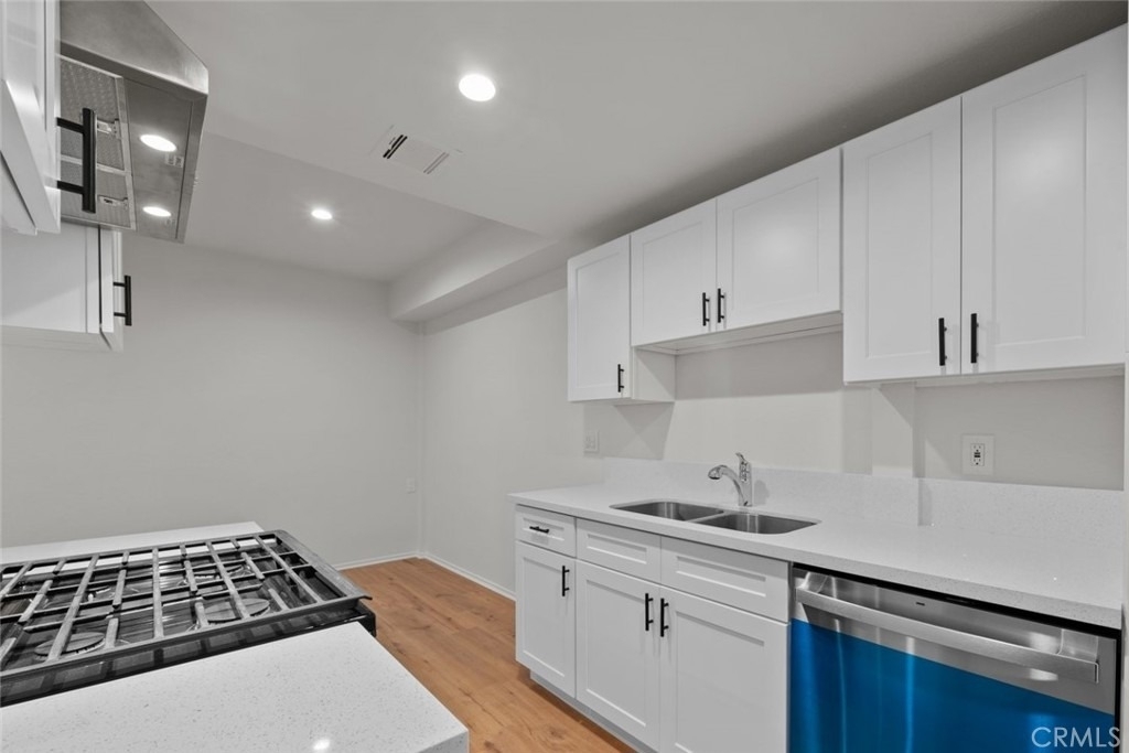 731 E Cypress Avenue - Photo 9