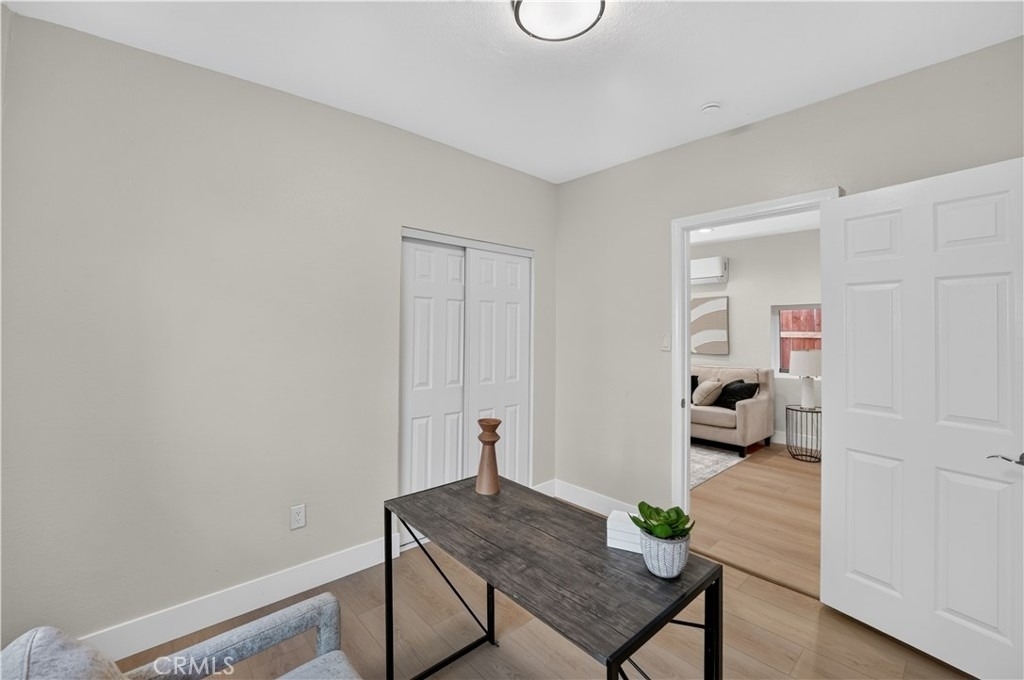 248 W N - Photo 23