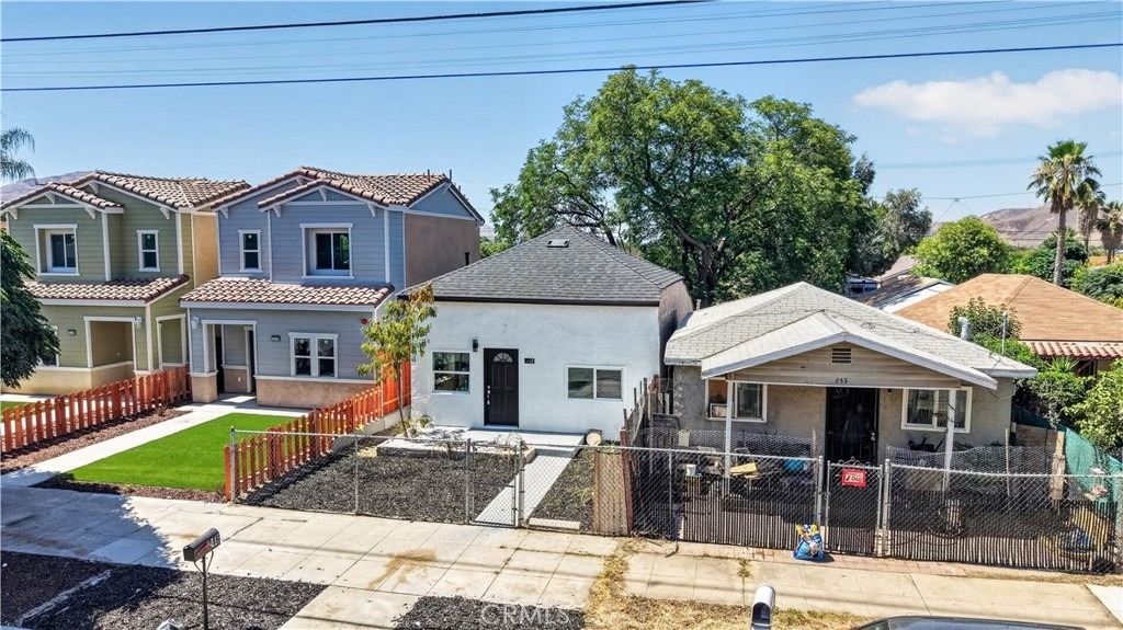 248 W N - Photo 1