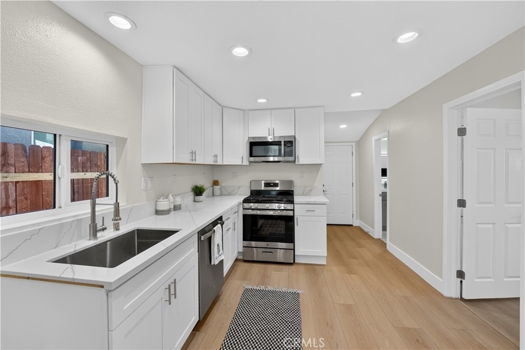 248 W N - Photo 18