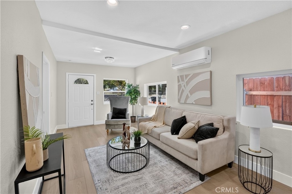 248 W N - Photo 7