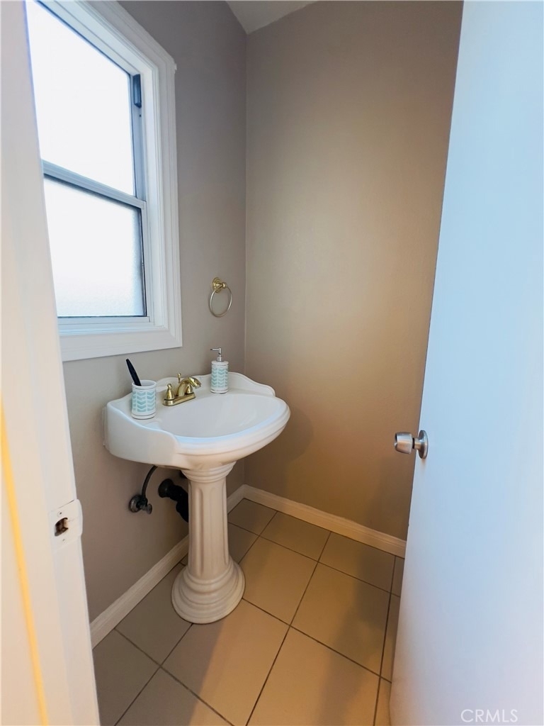656 W 117th - Photo 18